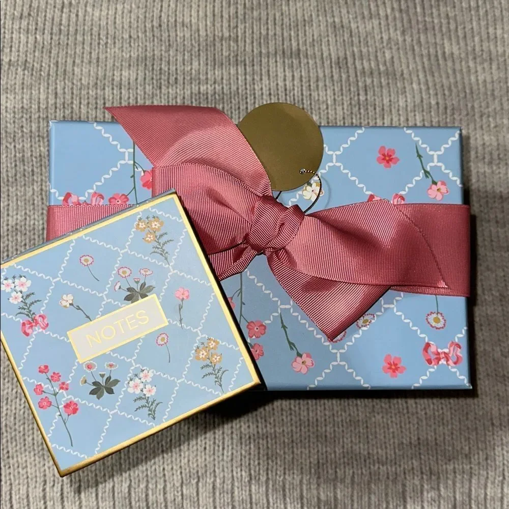 Lady Jayne Floral Blue White Pink Top Bow Gift Box & Stationery Note Pad Pen